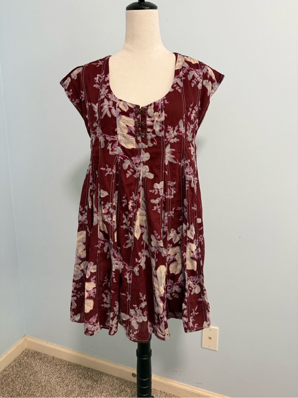 Free People Floral Dress XS Burgundy Cap Sleeve Hook Eye Pockets Boho